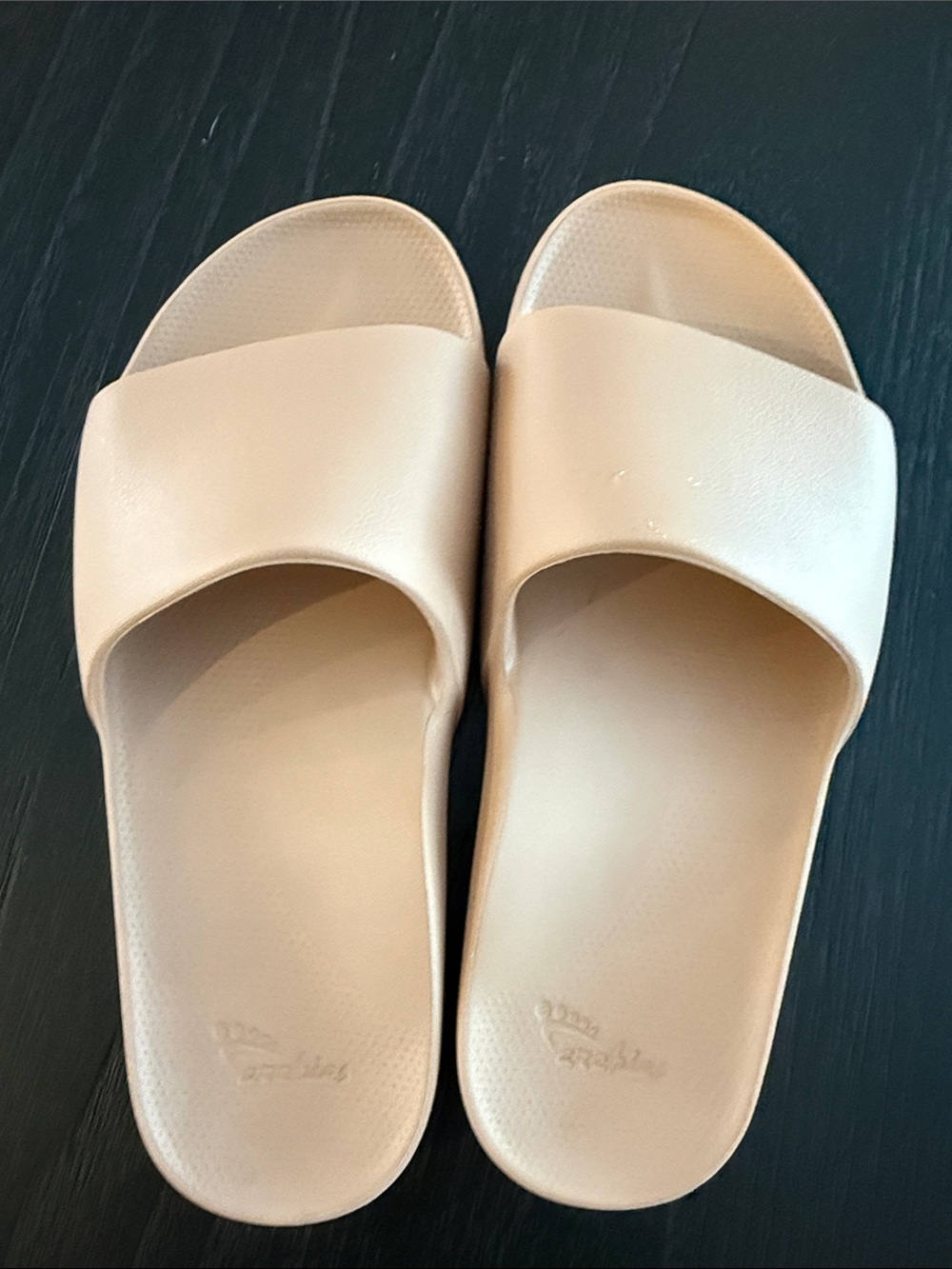 Women’s Slide Sandals in Light Beige